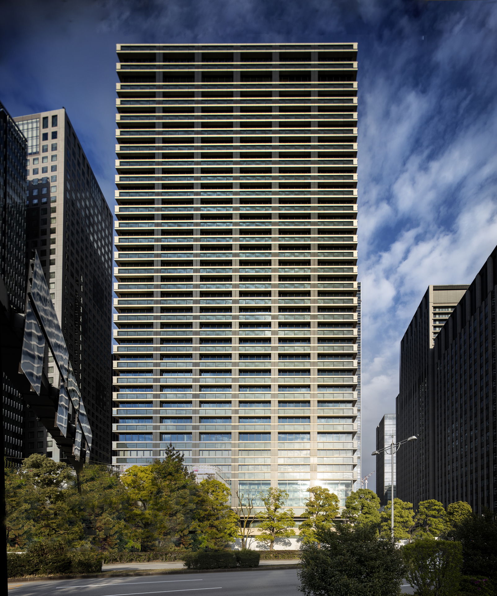 Mitsui & CO