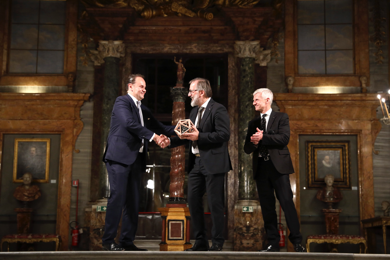 Lo Chef Norbert Niederkofler tra Matteo Lunelli e Andrea Illy